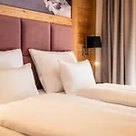 Alpin Peaks מלון