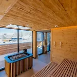 Alpin Peaks מלון *